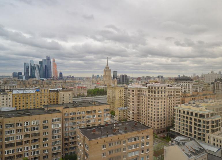 Смоленский Пассаж: Виды из окон